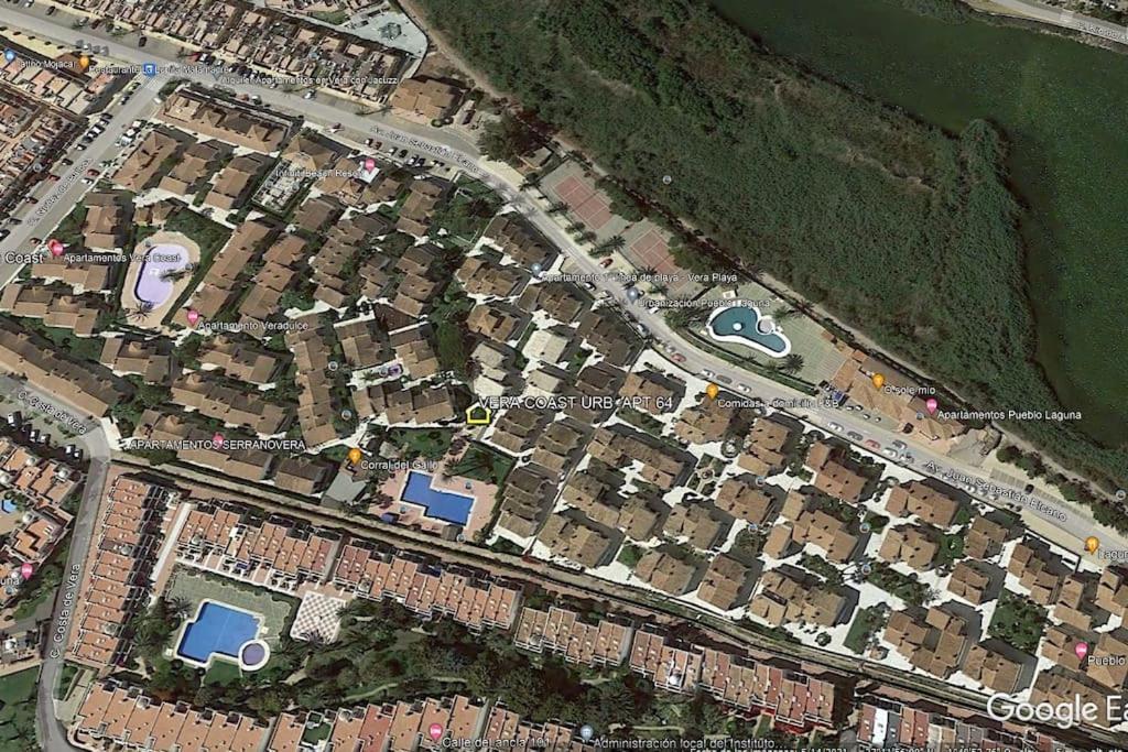 Shore 4 Persons 2 Pools And 200 M